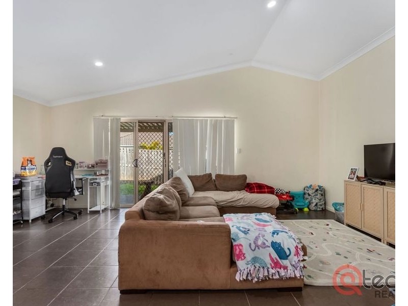 5 Staaten Street, Brassall QLD 4305
