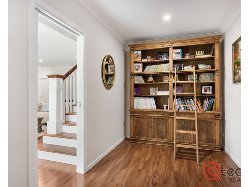 3 Walsh Street, Newtown QLD 4305