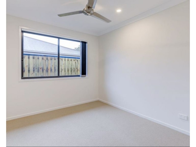 42 Bloomfield Ave, Park Ridge QLD 4125