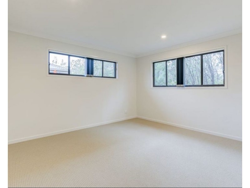 42 Bloomfield Ave, Park Ridge QLD 4125