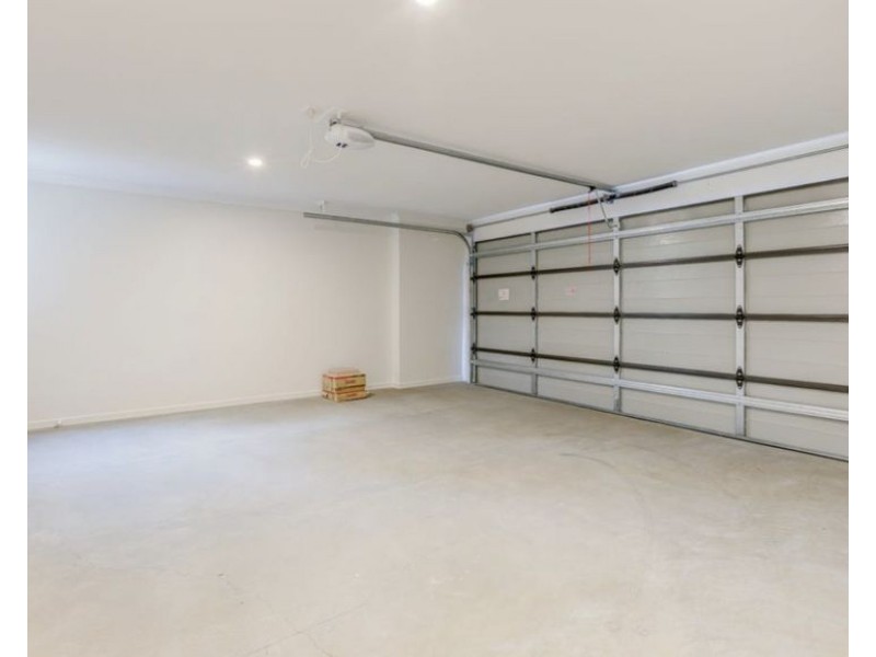 42 Bloomfield Ave, Park Ridge QLD 4125