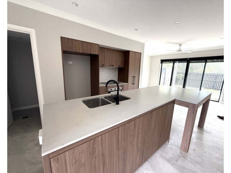26/10 Astral Court, Flinders View QLD 4305