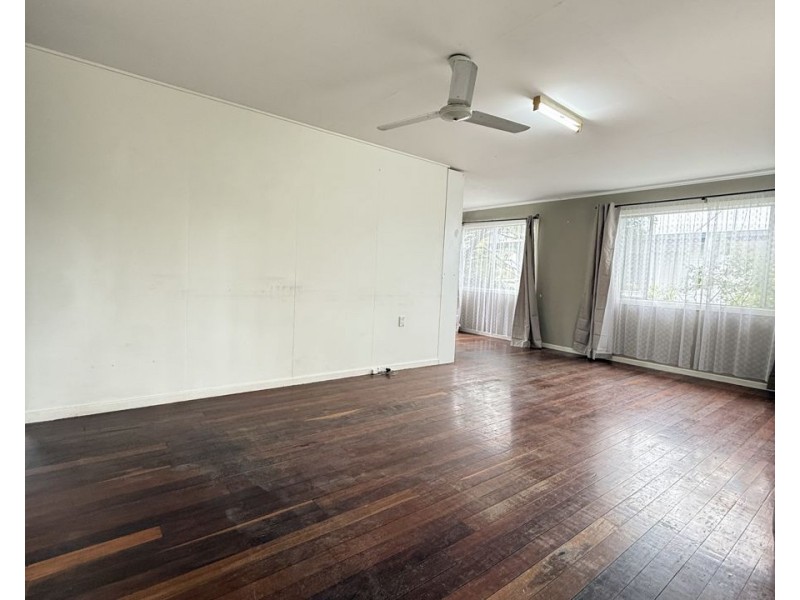 4 Chuwar Street, Brassall QLD 4305