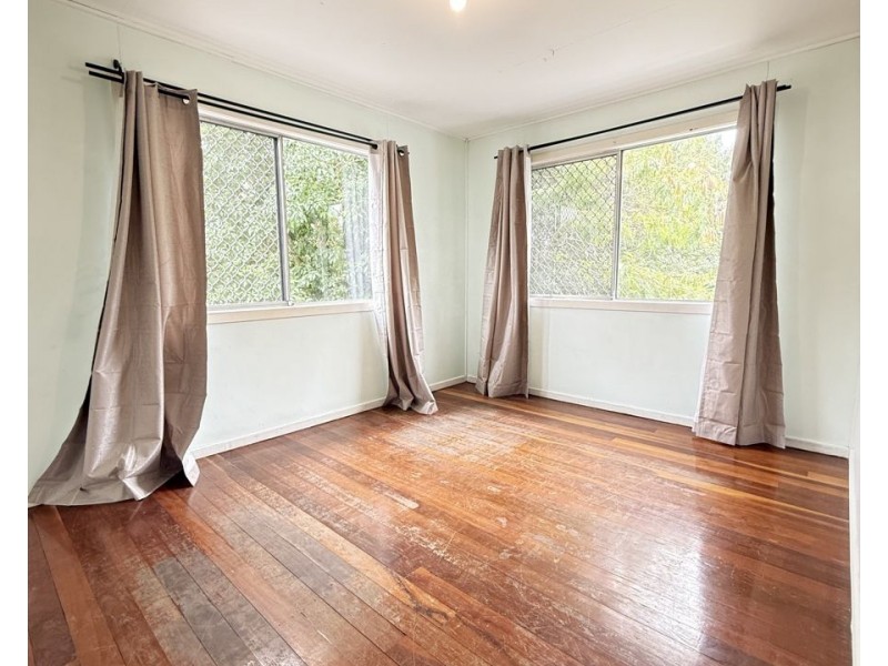 4 Chuwar Street, Brassall QLD 4305