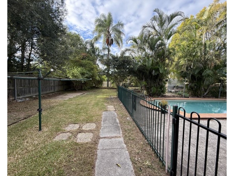 4 Chuwar Street, Brassall QLD 4305