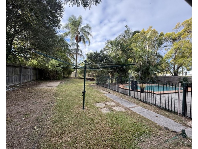 4 Chuwar Street, Brassall QLD 4305