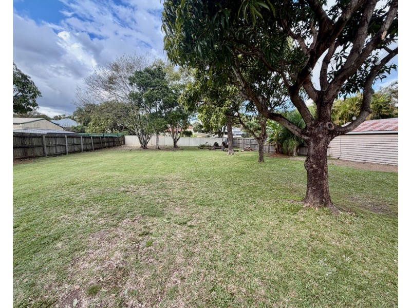 12 North St, North Ipswich QLD 4305