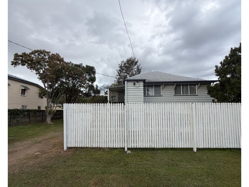 12 North St, North Ipswich QLD 4305