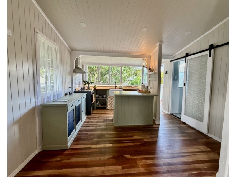 12 North St, North Ipswich QLD 4305