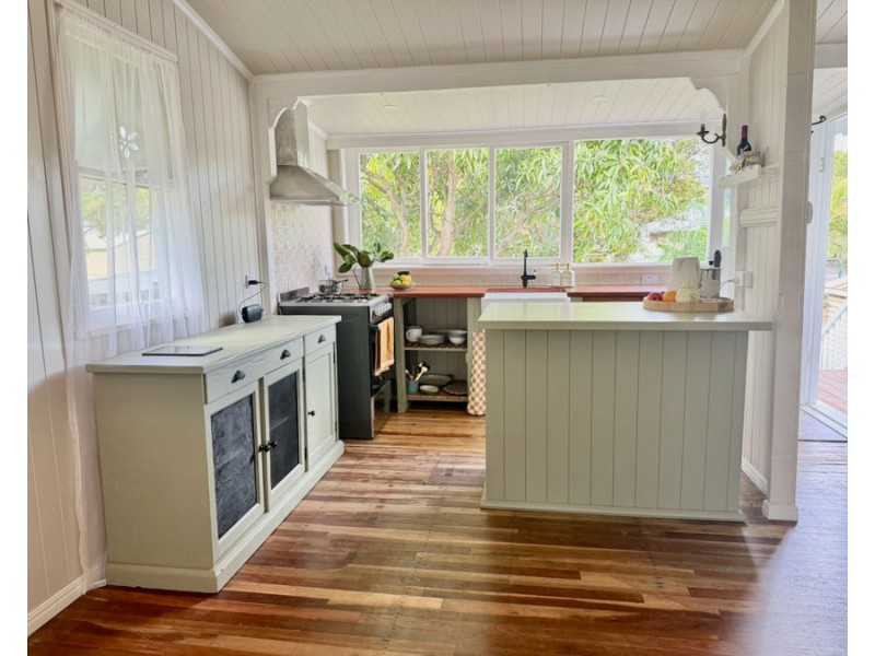 12 North St, North Ipswich QLD 4305