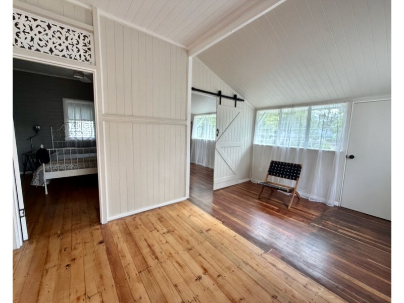 12 North St, North Ipswich QLD 4305