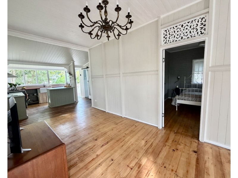 12 North St, North Ipswich QLD 4305