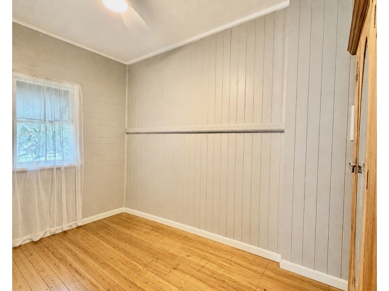 12 North St, North Ipswich QLD 4305