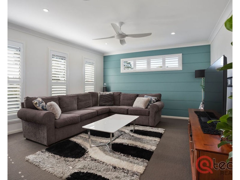 2 Sovereign Drive, Deebing Heights QLD 4306