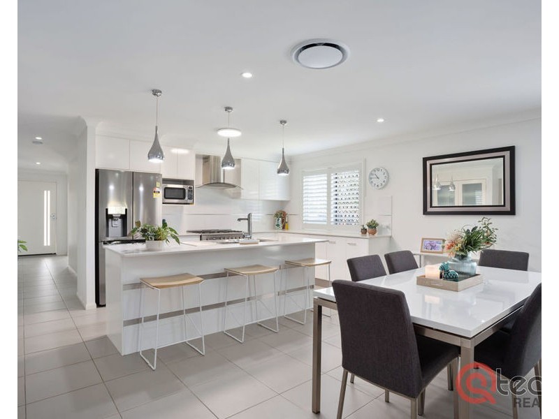 2 Sovereign Drive, Deebing Heights QLD 4306