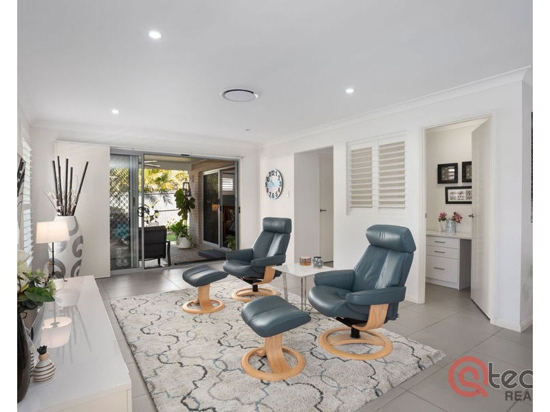2 Sovereign Drive, Deebing Heights QLD 4306
