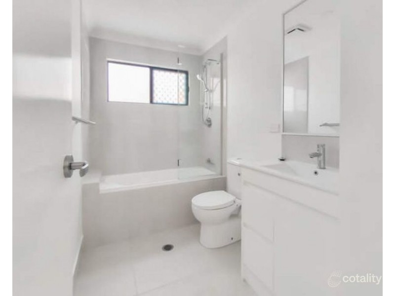 1/8 Regatta Cct, Burpengary QLD 4505