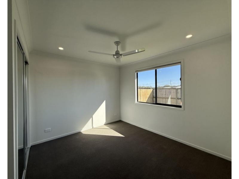 2/1 Syrah St, Logan Reserve QLD 4133