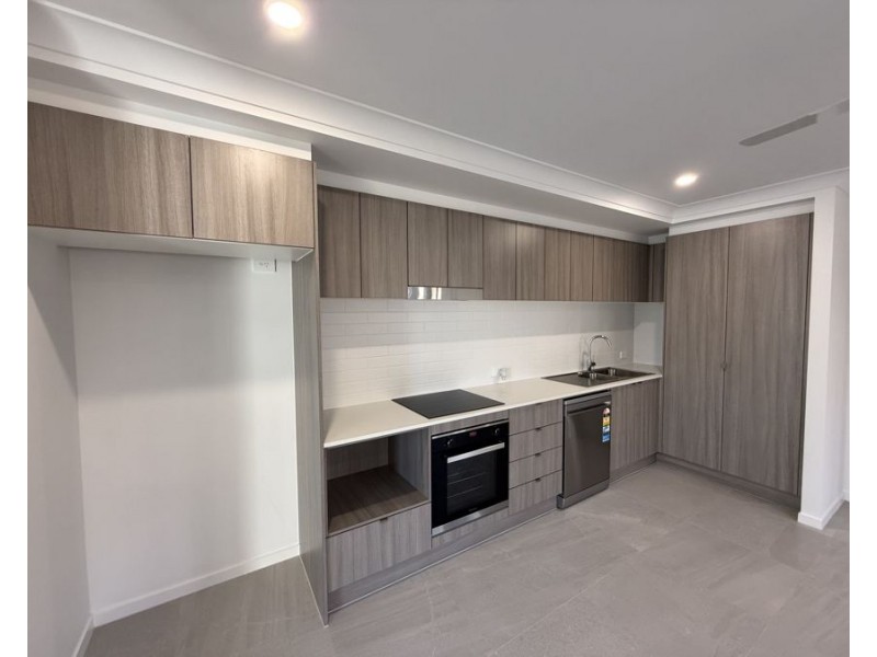 2/1 Syrah St, Logan Reserve QLD 4133