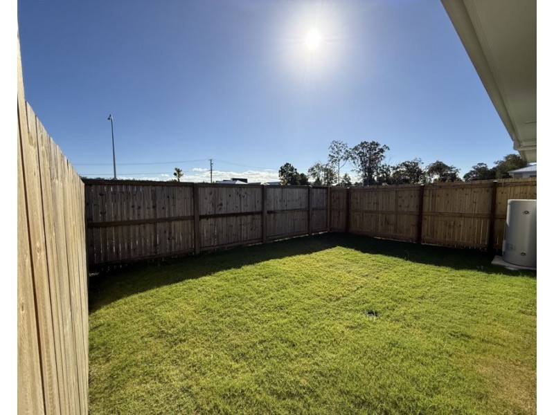 2/1 Syrah St, Logan Reserve QLD 4133