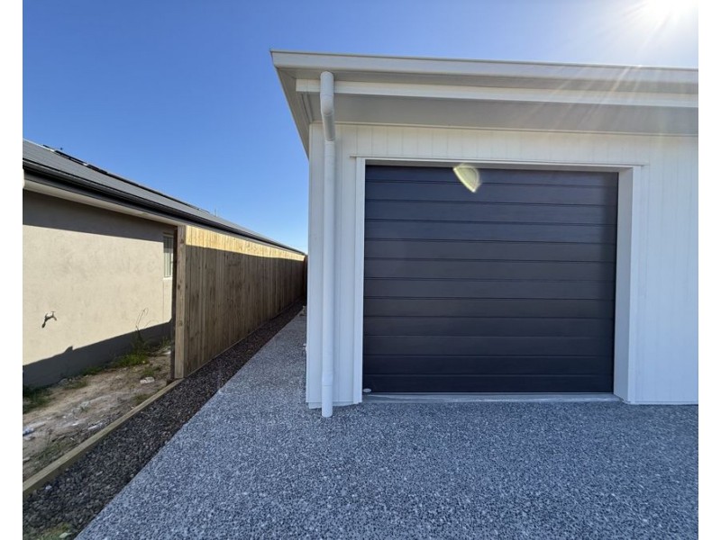2/1 Syrah St, Logan Reserve QLD 4133
