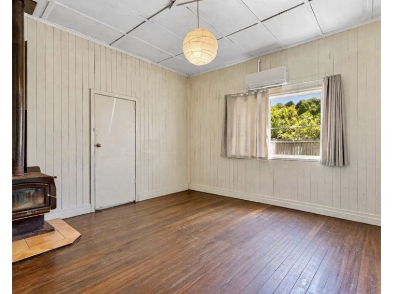 295 James St, Newtown QLD 4350
