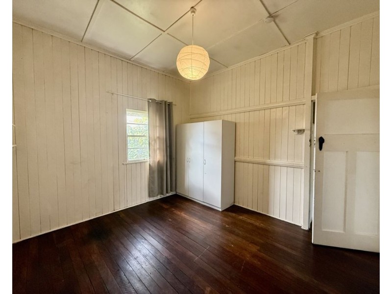 295 James St, Newtown QLD 4350