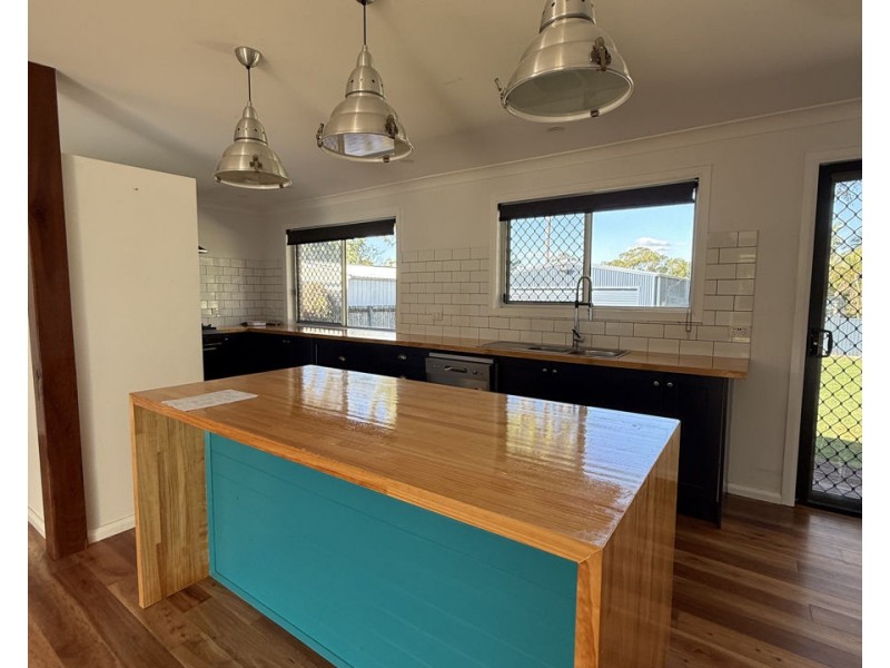 28A Caroline Street, Riverview QLD 4303