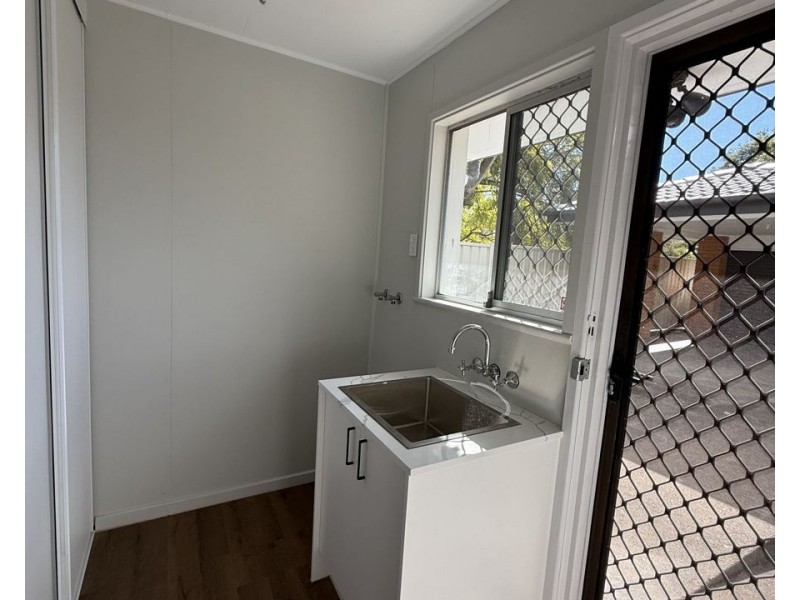 30 Lloyd George St, Eastern Heights QLD 4305
