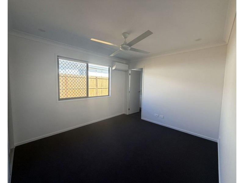 1/40 Somerville Cct, Park Ridge QLD 4125