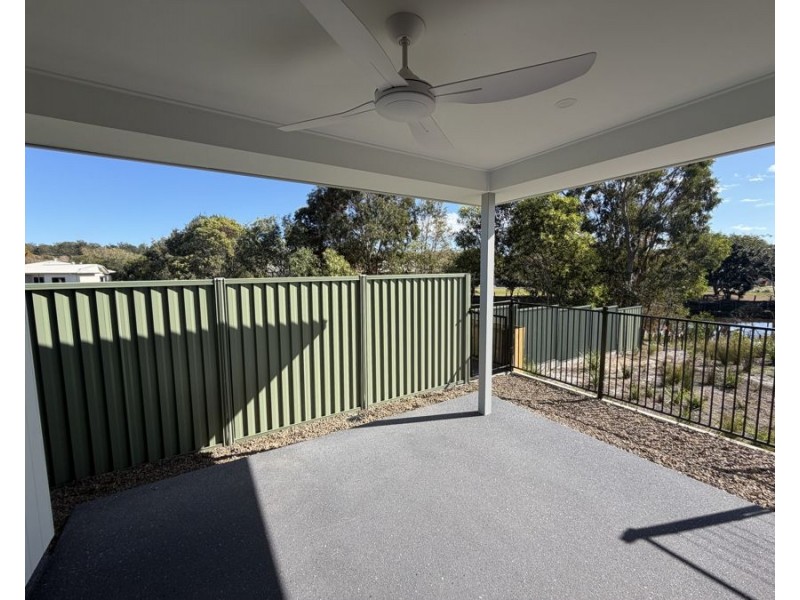 2/40 Somerville Cct, Park Ridge QLD 4125