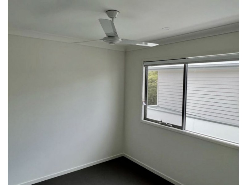 2/46 Seashell Avenue, Coomera QLD 4209
