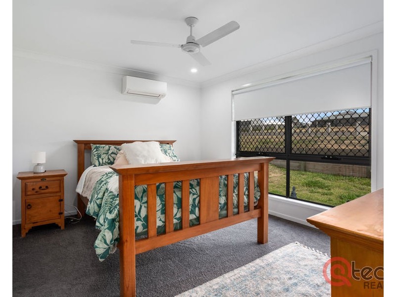 32 Harvest Road, Meringandan West QLD 4352