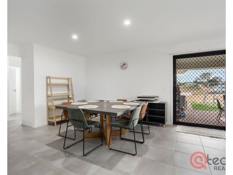 32 Harvest Road, Meringandan West QLD 4352