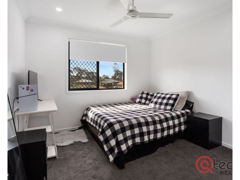 32 Harvest Road, Meringandan West QLD 4352