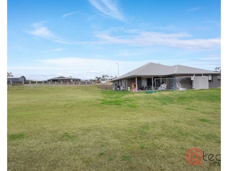 32 Harvest Road, Meringandan West QLD 4352