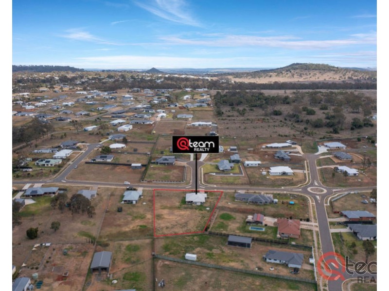 32 Harvest Road, Meringandan West QLD 4352