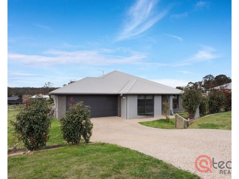 32 Harvest Road, Meringandan West QLD 4352