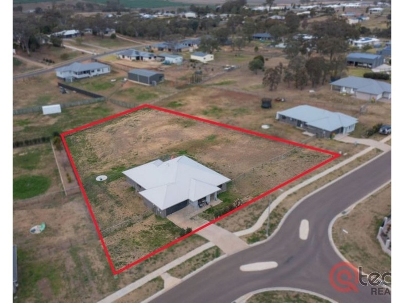 32 Harvest Road, Meringandan West QLD 4352