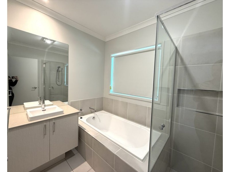 14 Hills Crescent, Redbank Plains QLD 4301