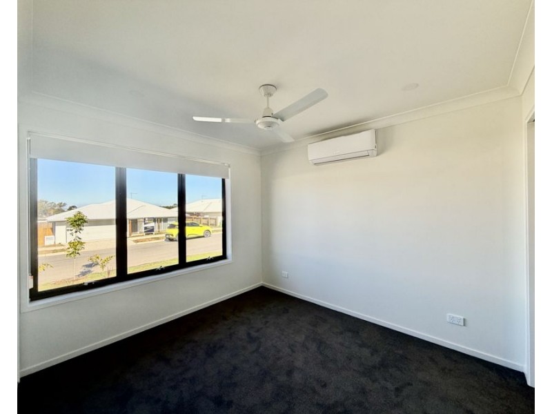 1/33 Provence Place, Greenbank QLD 4124