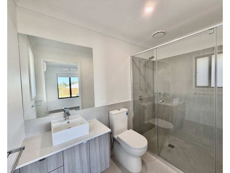 1/33 Provence Place, Greenbank QLD 4124