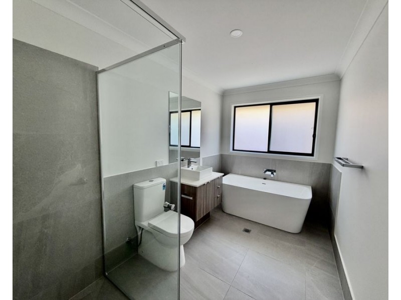 1/33 Provence Place, Greenbank QLD 4124