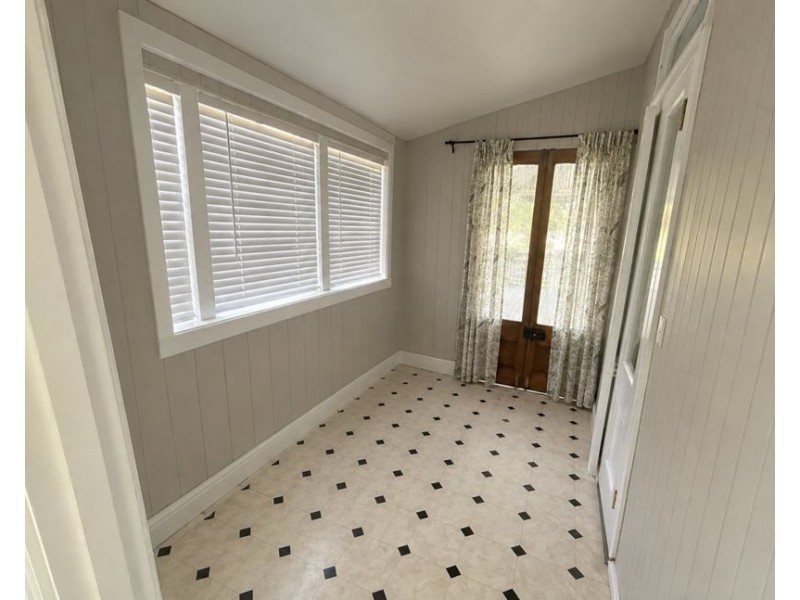 54 Whitehill Rd, Eastern Heights QLD 4305