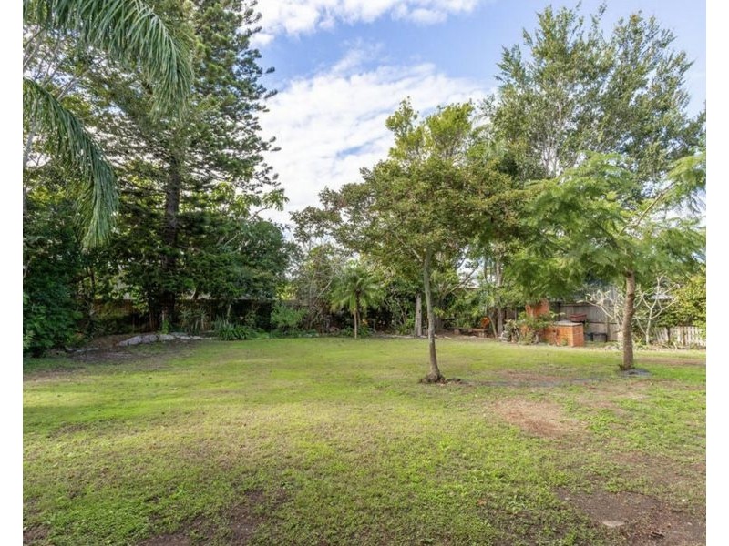 54 Whitehill Rd, Eastern Heights QLD 4305
