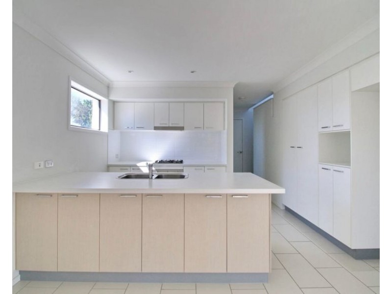 33 Tall Woods Court, Brookwater QLD 4300