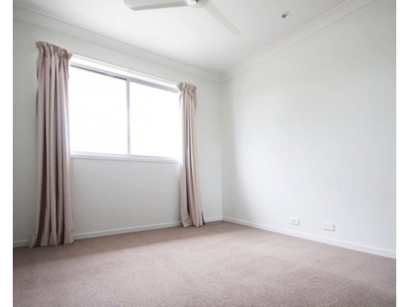 33 Tall Woods Court, Brookwater QLD 4300