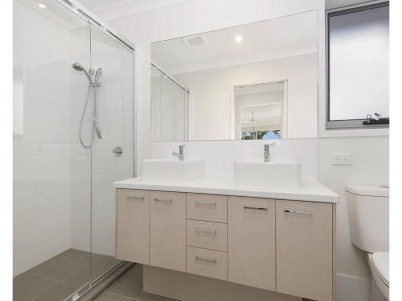 33 Tall Woods Court, Brookwater QLD 4300