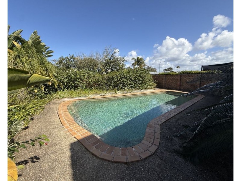 13 Tradewinds Ave, Paradise Point QLD 4216