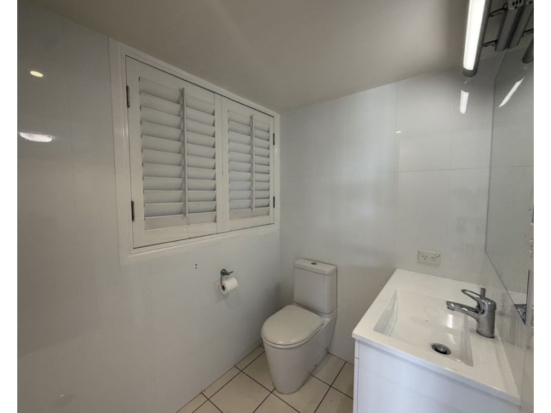 13 Tradewinds Ave, Paradise Point QLD 4216